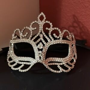 Elegant Silver Rhinestone Mask